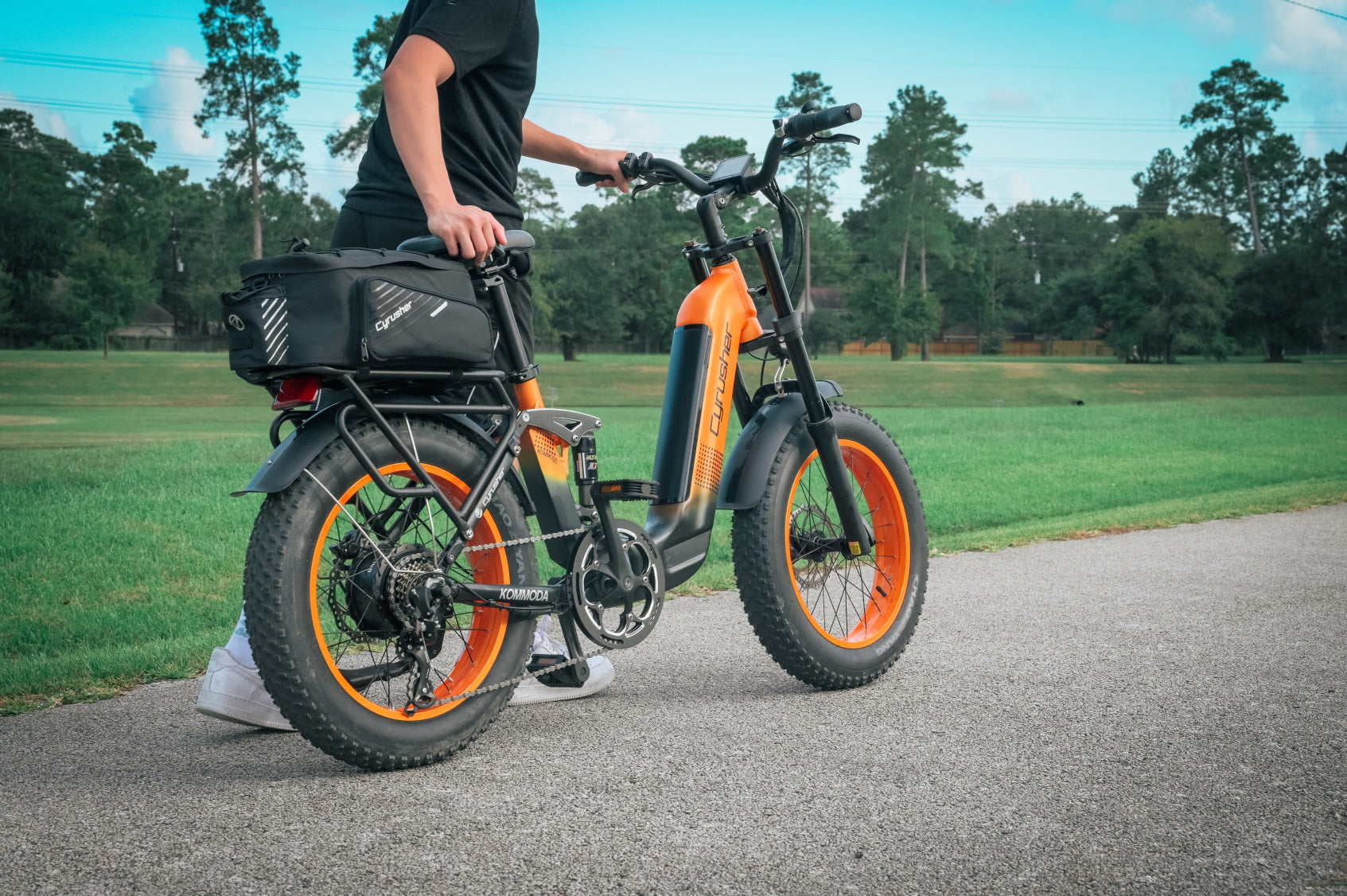 Step-through Electric Bike Comparison: Cyrusher Kommoda vs Himiway Big Dog