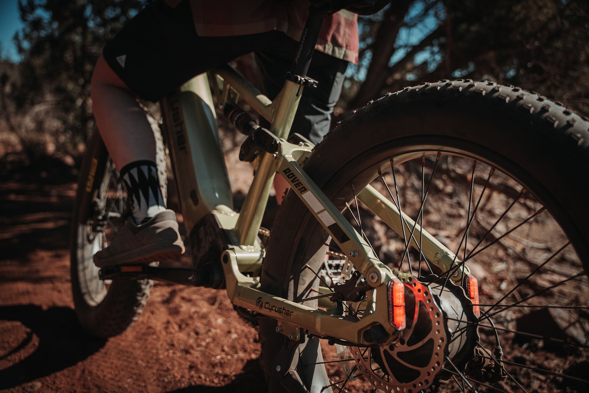 Cyrusher Rover Step-Over Full-Suspension E-Bike