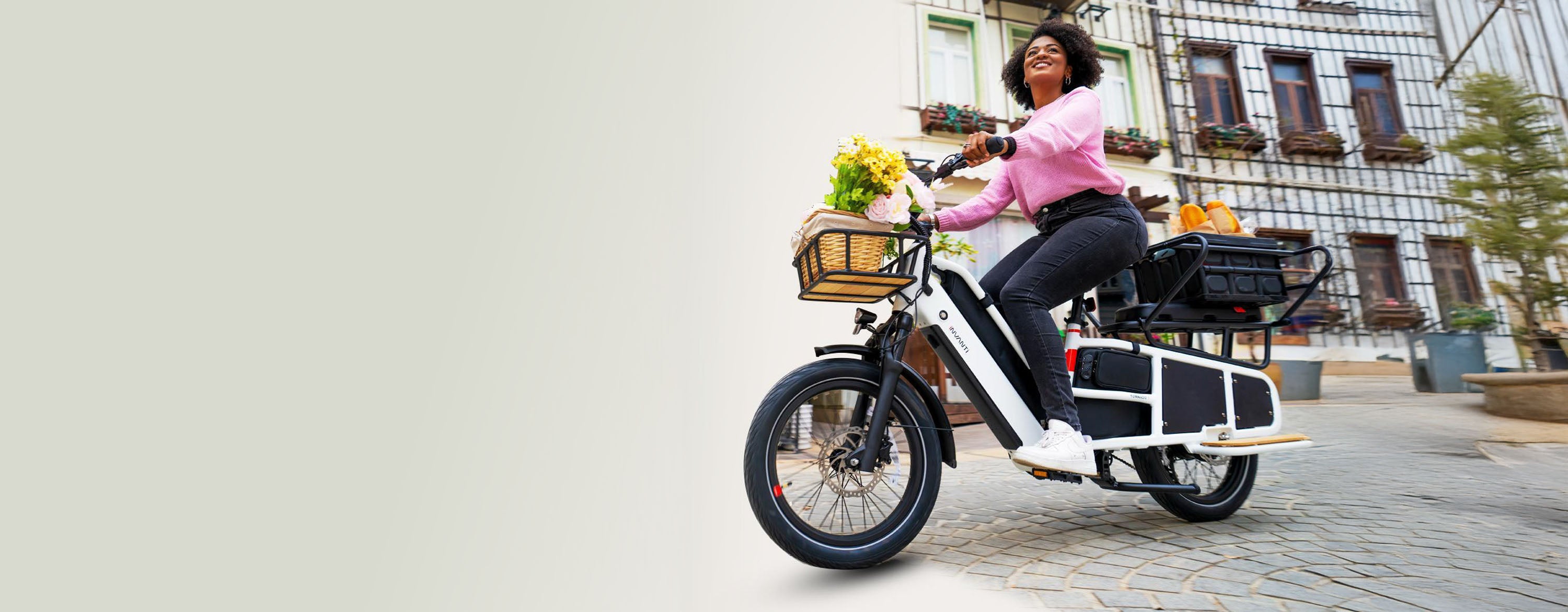 <strong>Built for Families. Ready for Cargo.</strong>