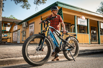 A man rides an electric bike-XF900-0822