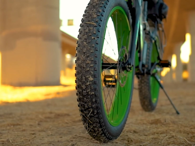 4.0" fat tires