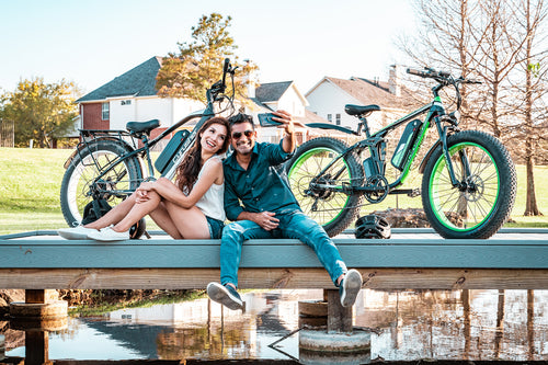 wallpaper bike photo ebike cyrusher xf800 xf650 couple selfie