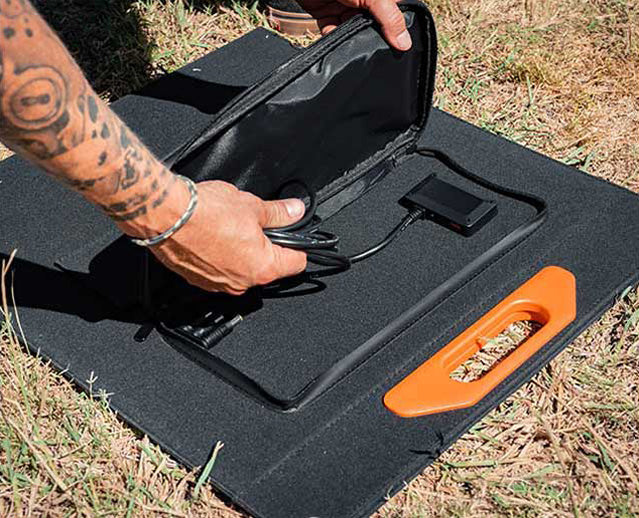 Crafuel Solar Generator 1200 (Solar Panel Back Compartment)
